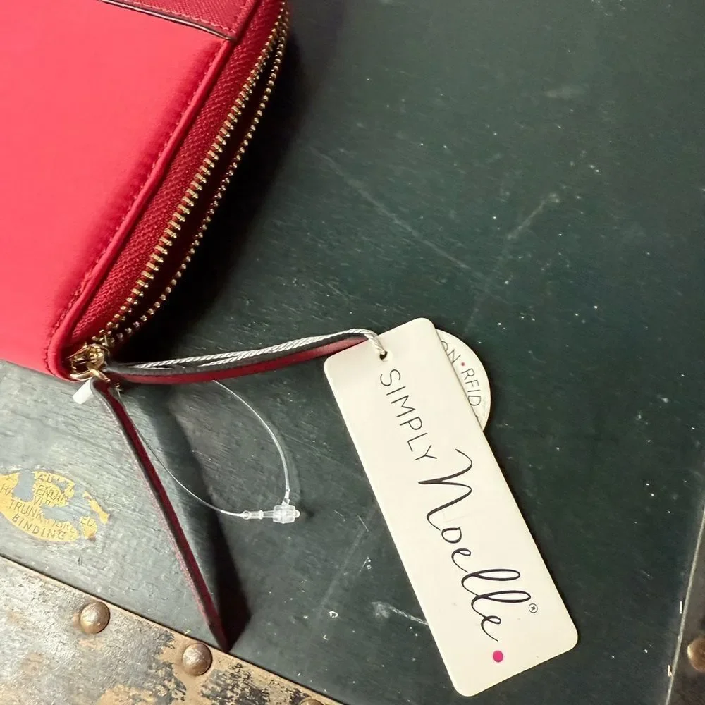 Simply Noelle Red Wristlet Wallet New With Tags